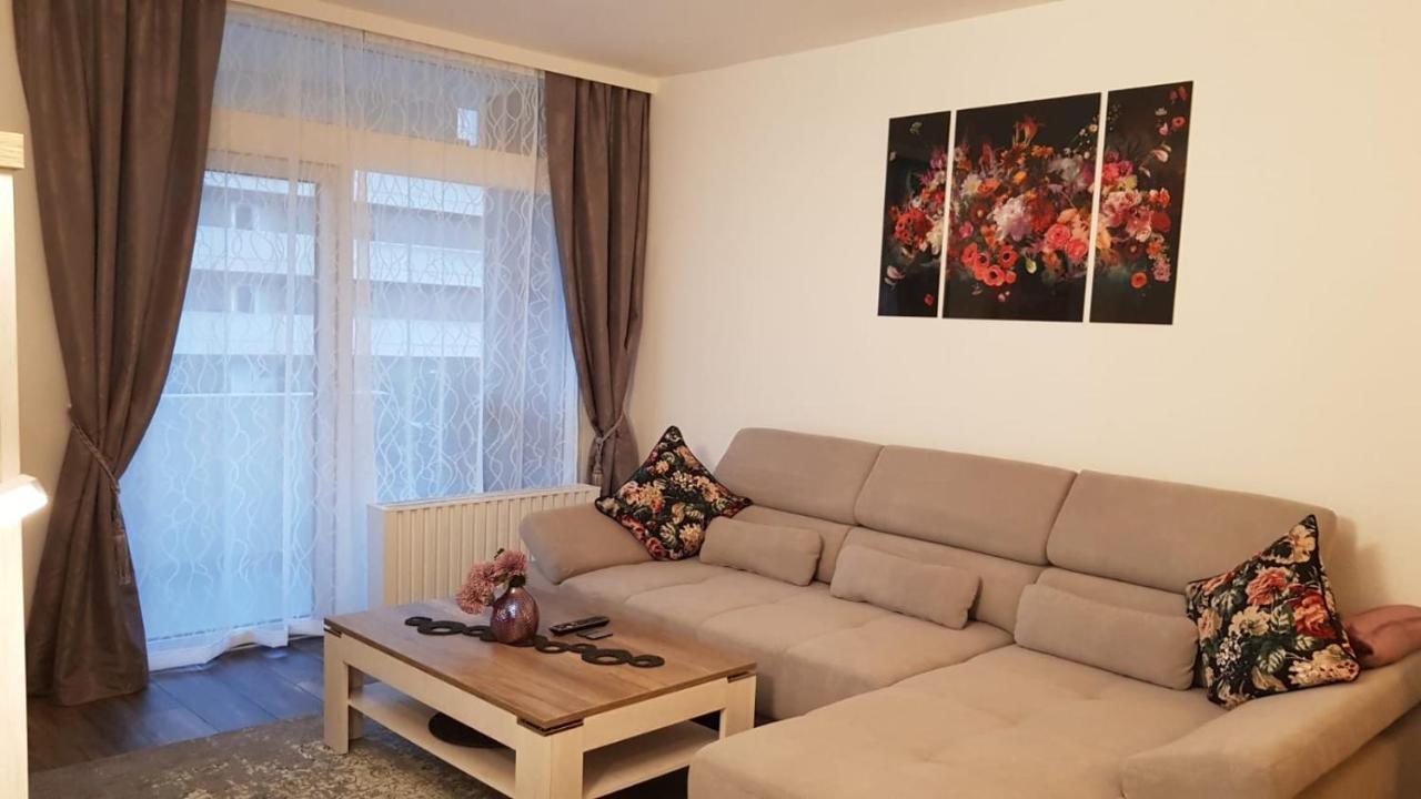 Apartment Univers 2